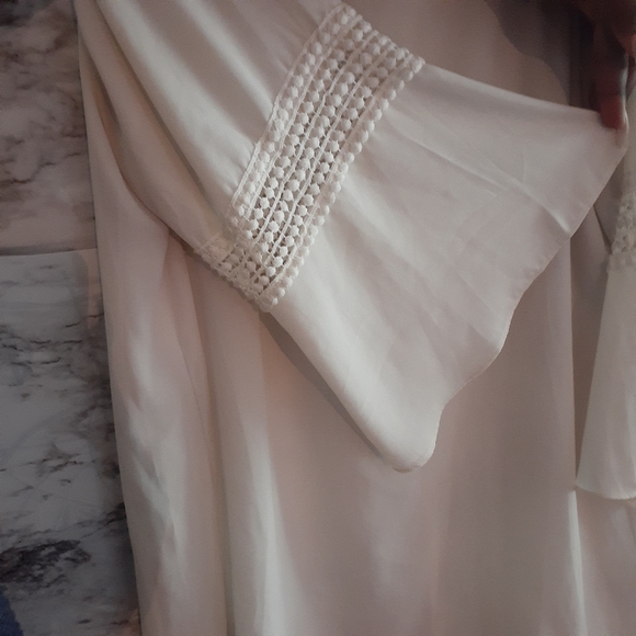 Light beige blouse - Picture 2 of 4